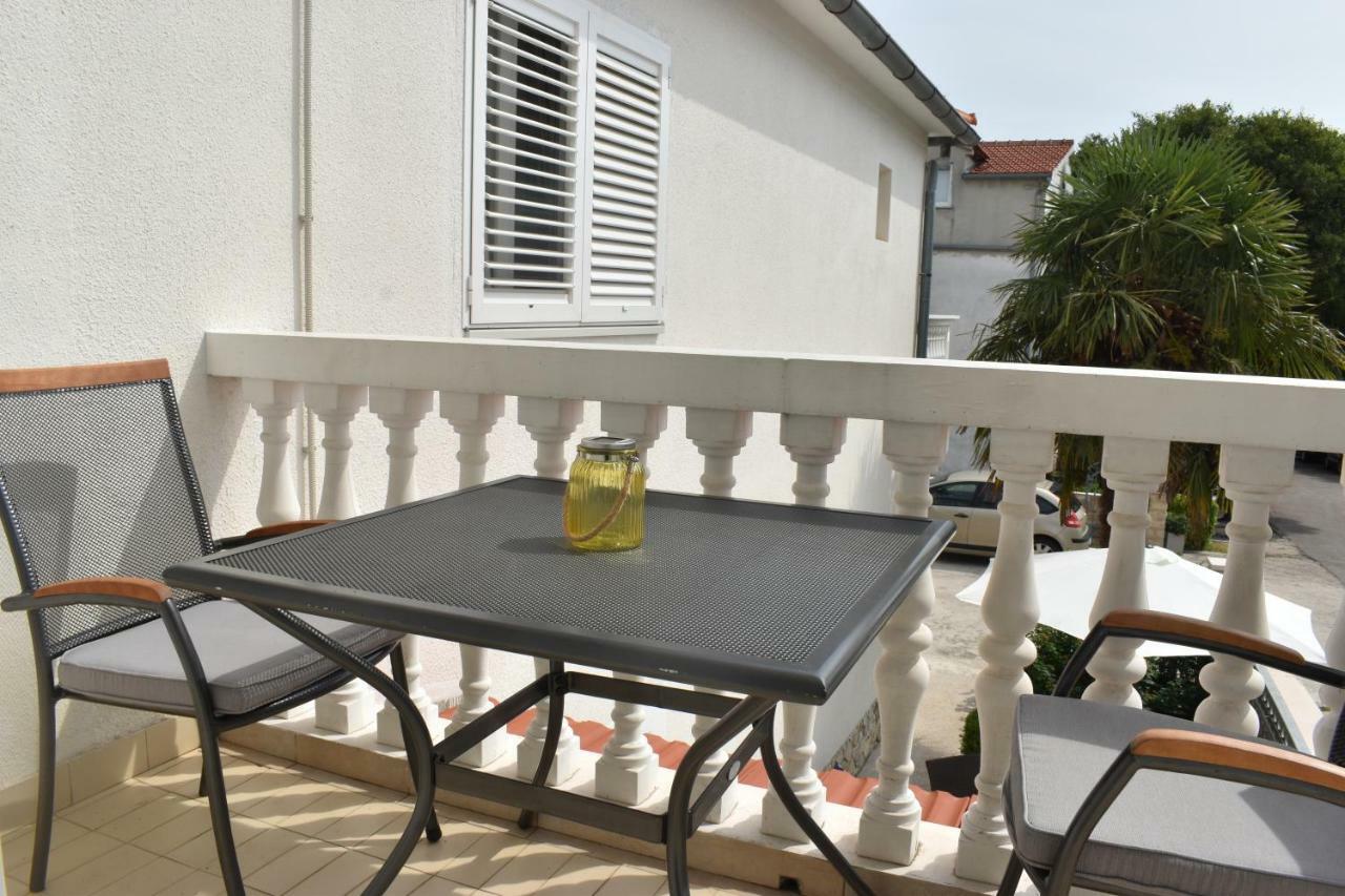 Guest House Micin Vodice Exterior photo
