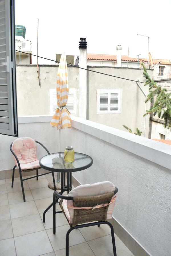 Guest House Micin Vodice Exterior photo